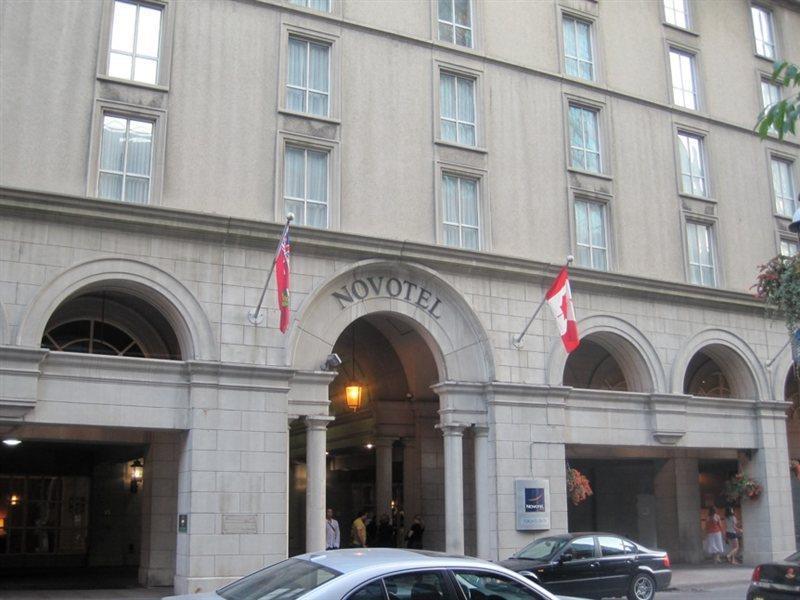 The Novotel Toronto Centre Exterior foto